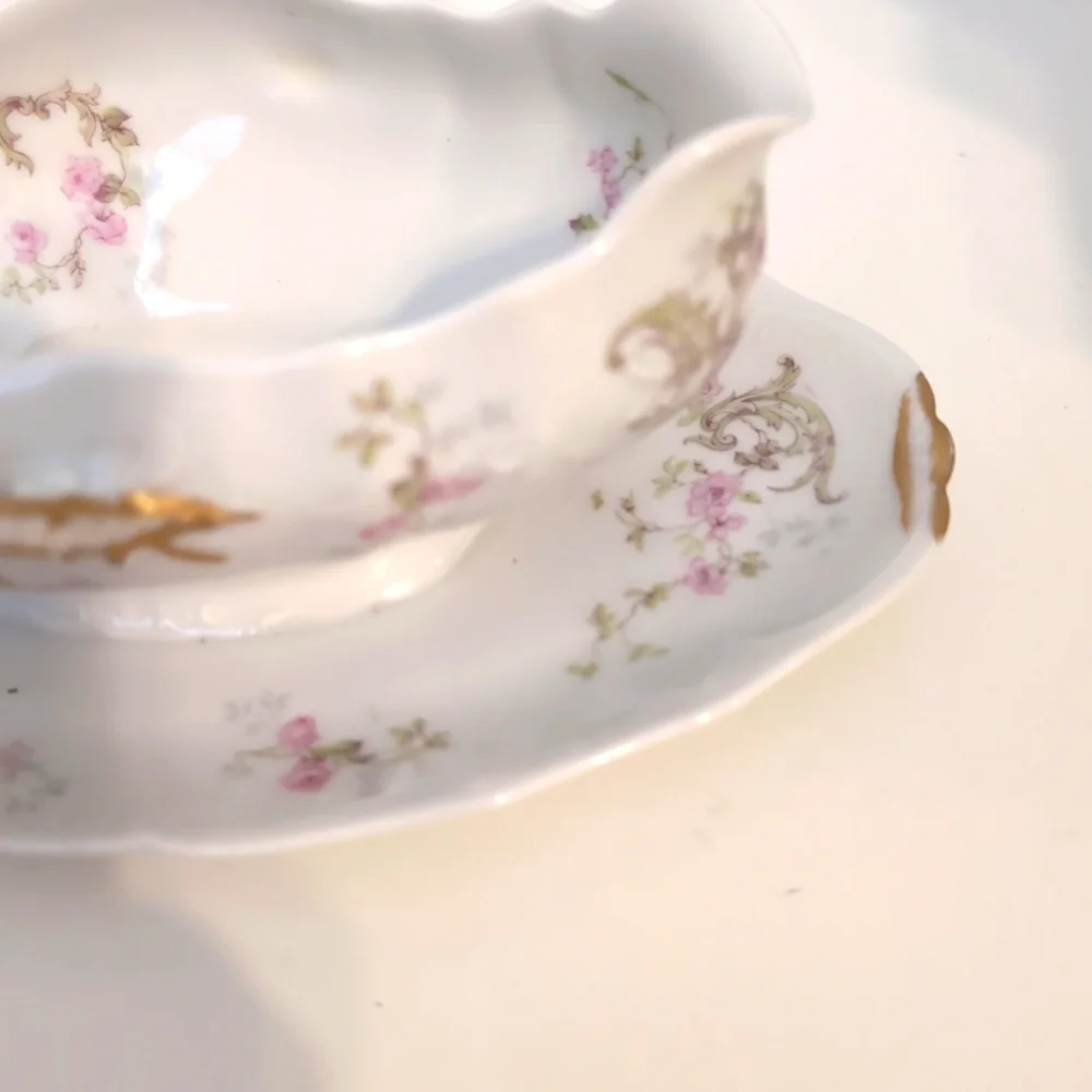 HAVILAND LIMOGES‎ Floral GRAVY BOAT 1900-1919 France Antique